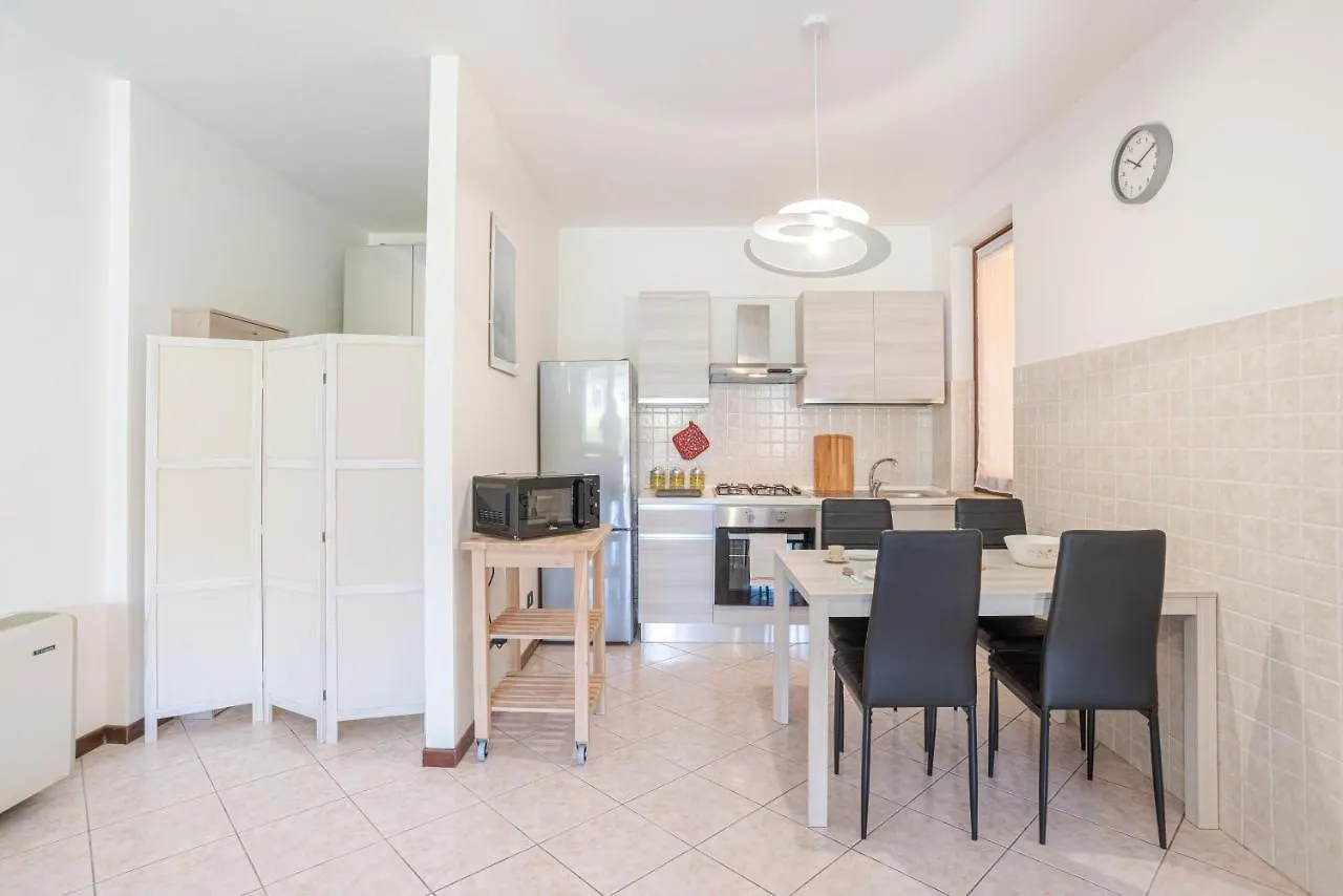 Apt Green Residence Desenzano Desenzano del Garda 0*,  Italy