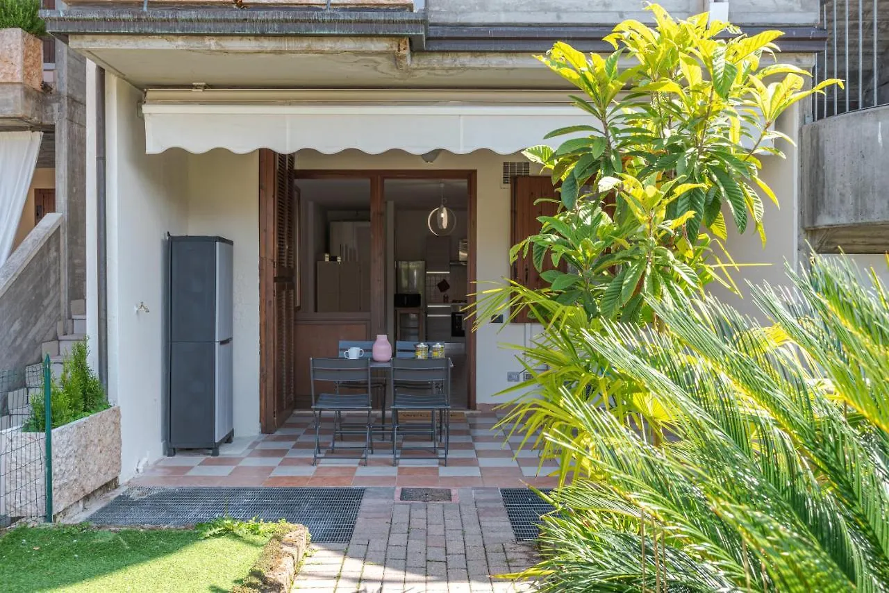 Apt Green Residence Desenzano Desenzano del Garda 0*,